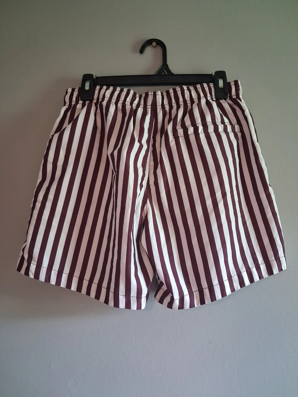 H&M Men's Vertical Stripe Swim Trunks in Maroon and White